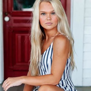 Meet your Posher, Averi